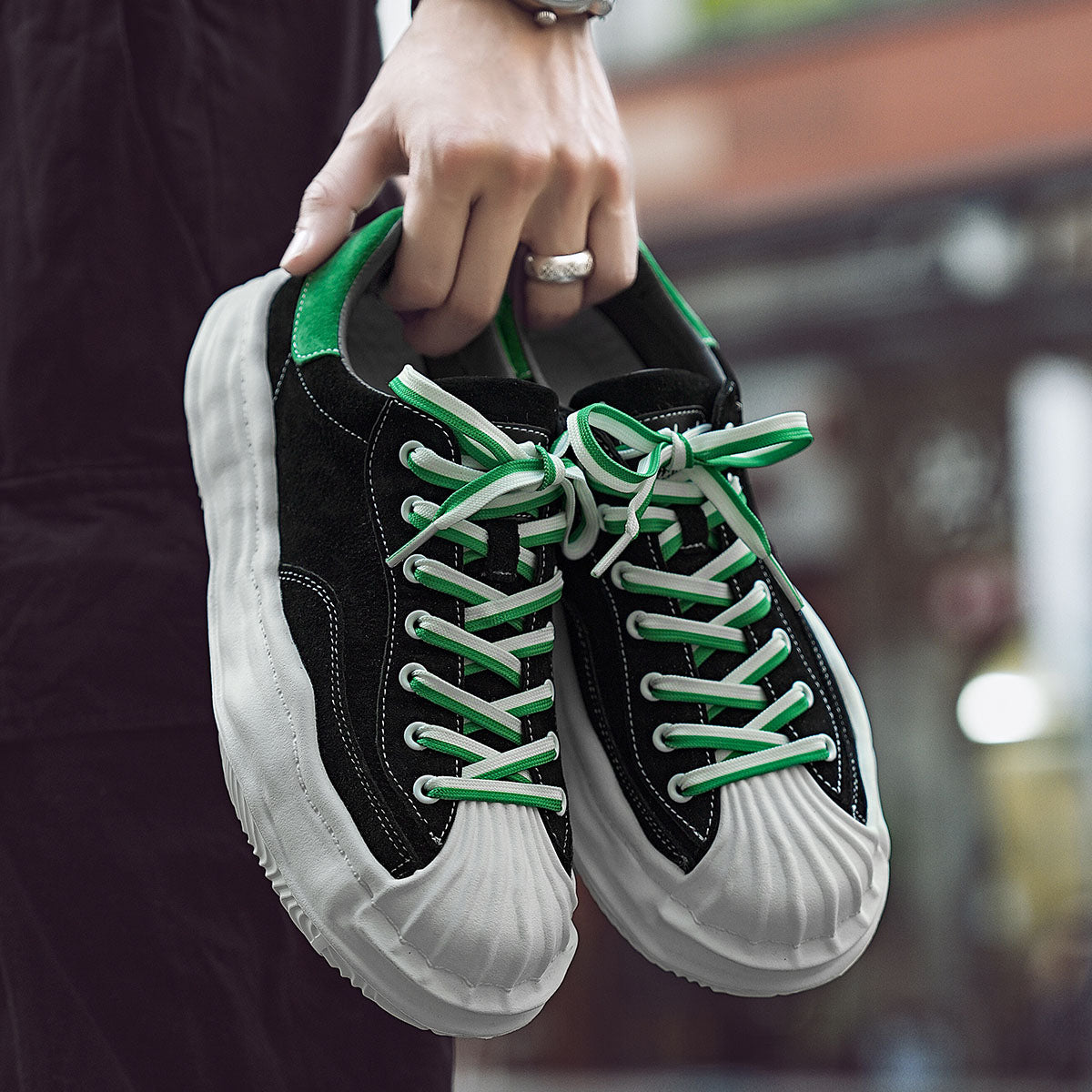 LQ225 EMA 11 Sneakers