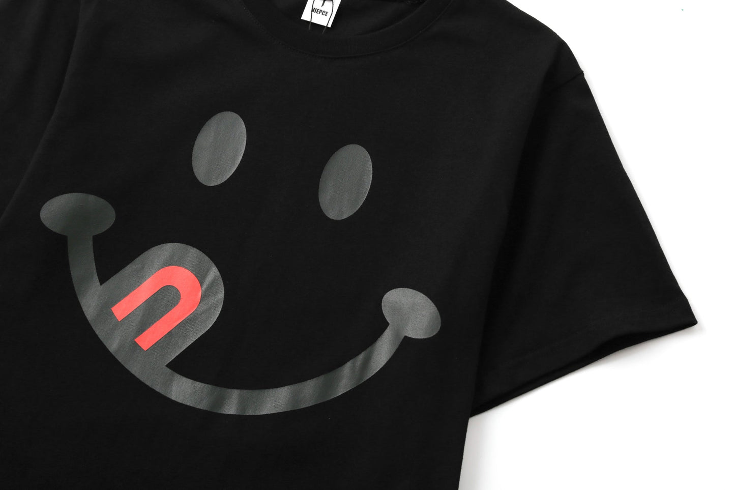 YeT007 Smiley Face Tee